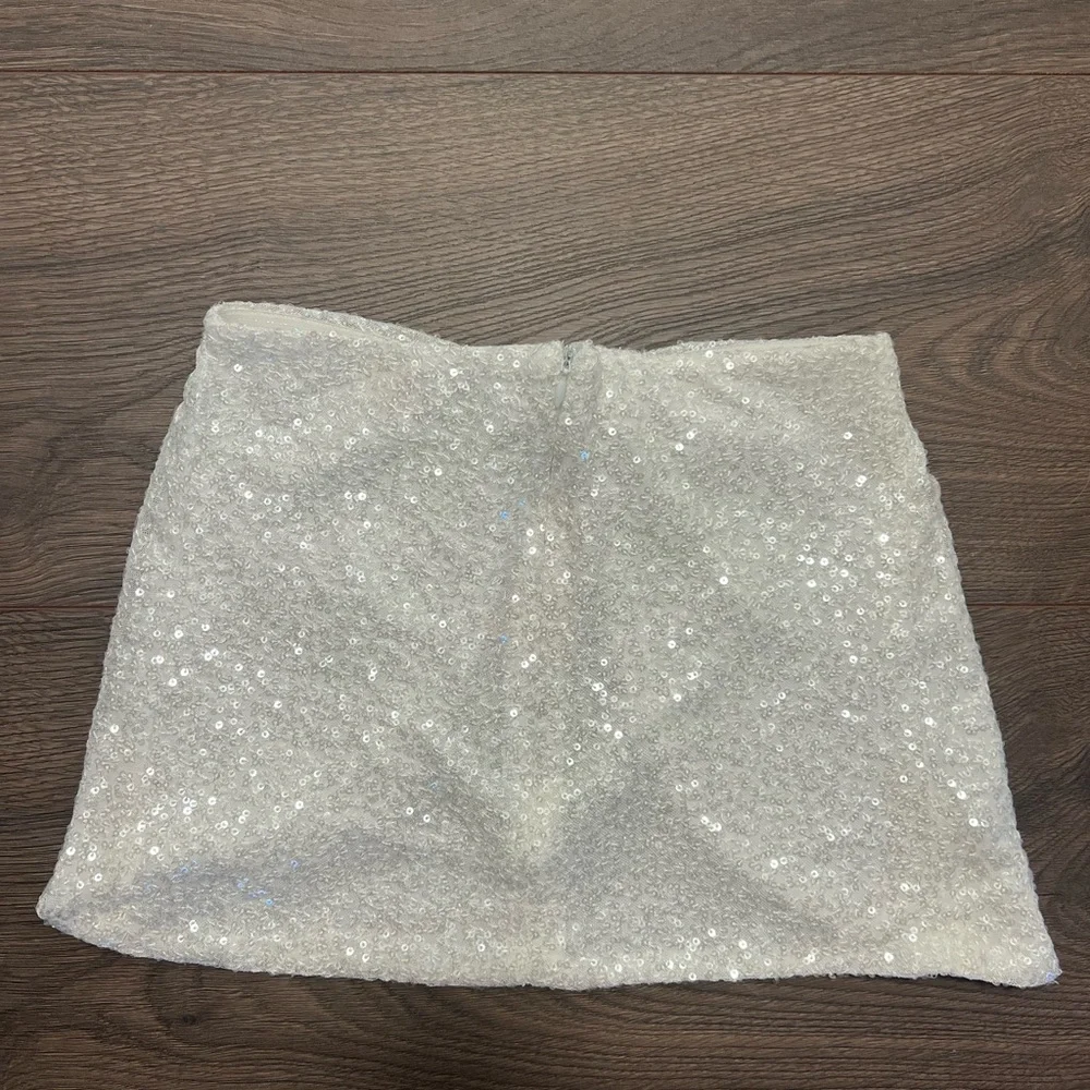 Edikted Siren Sequin Split Front Top - Picture 4 of 4